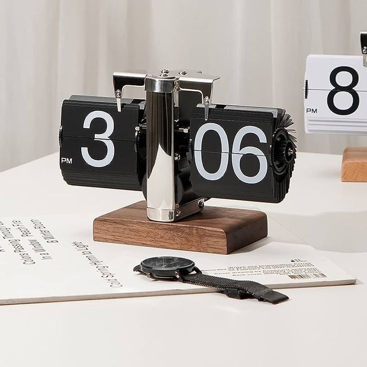 Premium Mechanical Retro Flip Clock